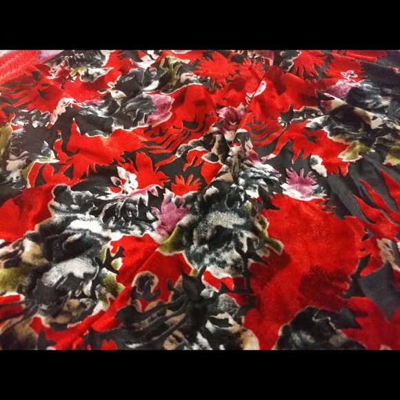 Velvet floral off the shoulder side slit dress - Picture 3 of 4